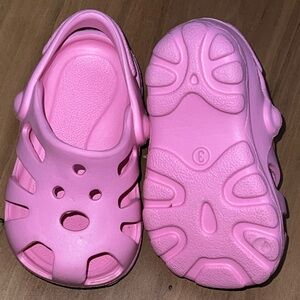 Pink baby shoes